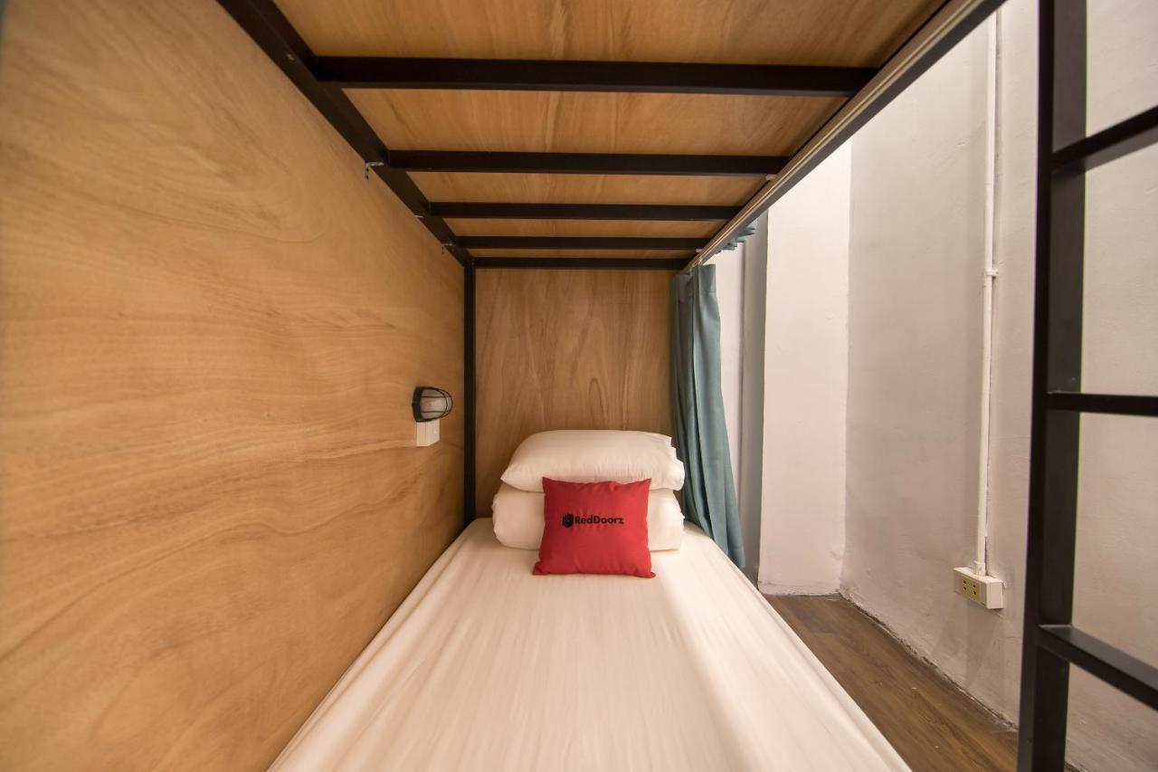 Hostel Reddoorz @ Tong Duy Tan Street (Adults Only) Hanoi Exterior foto