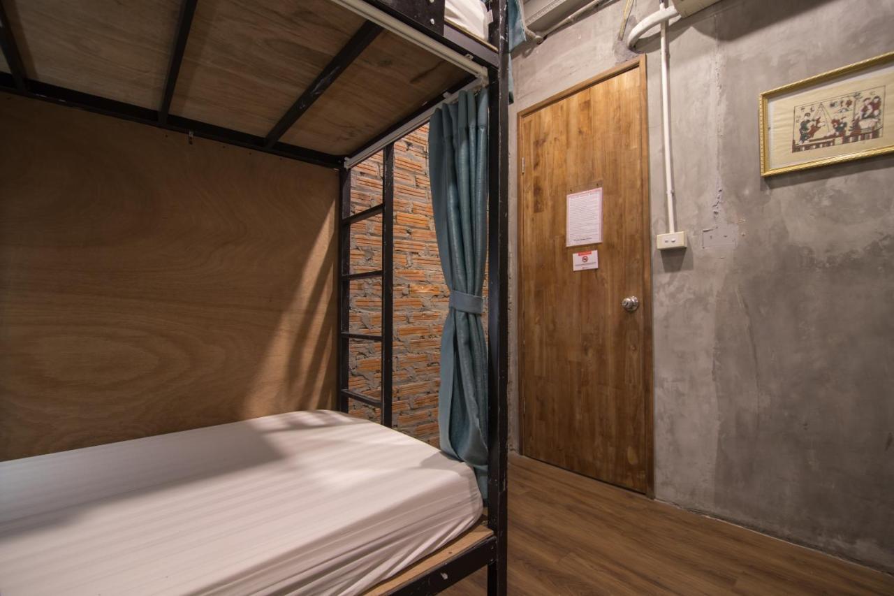 Hostel Reddoorz @ Tong Duy Tan Street (Adults Only) Hanoi Exterior foto