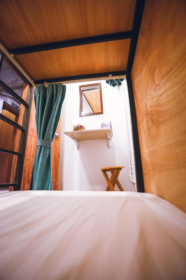 Hostel Reddoorz @ Tong Duy Tan Street (Adults Only) Hanoi Exterior foto