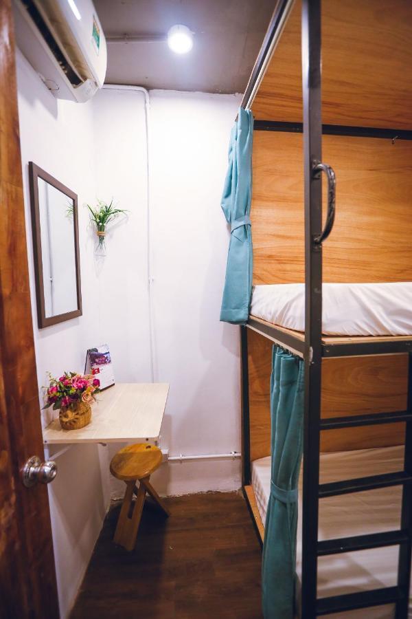 Hostel Reddoorz @ Tong Duy Tan Street (Adults Only) Hanoi Exterior foto